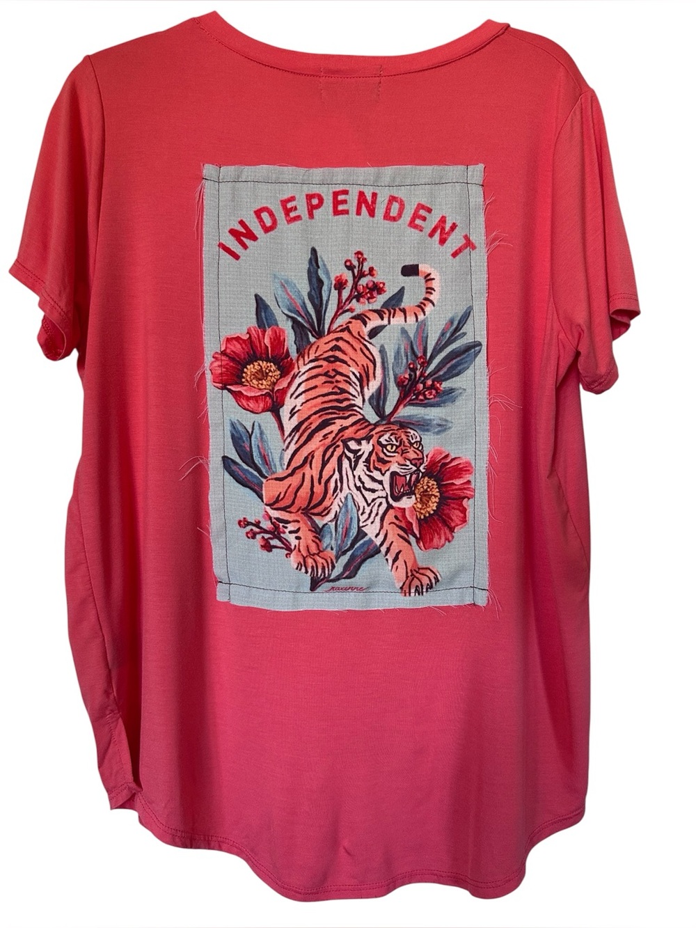 The Nu Vintage Women’s Coral Tiger Graphic T-shirt NEW